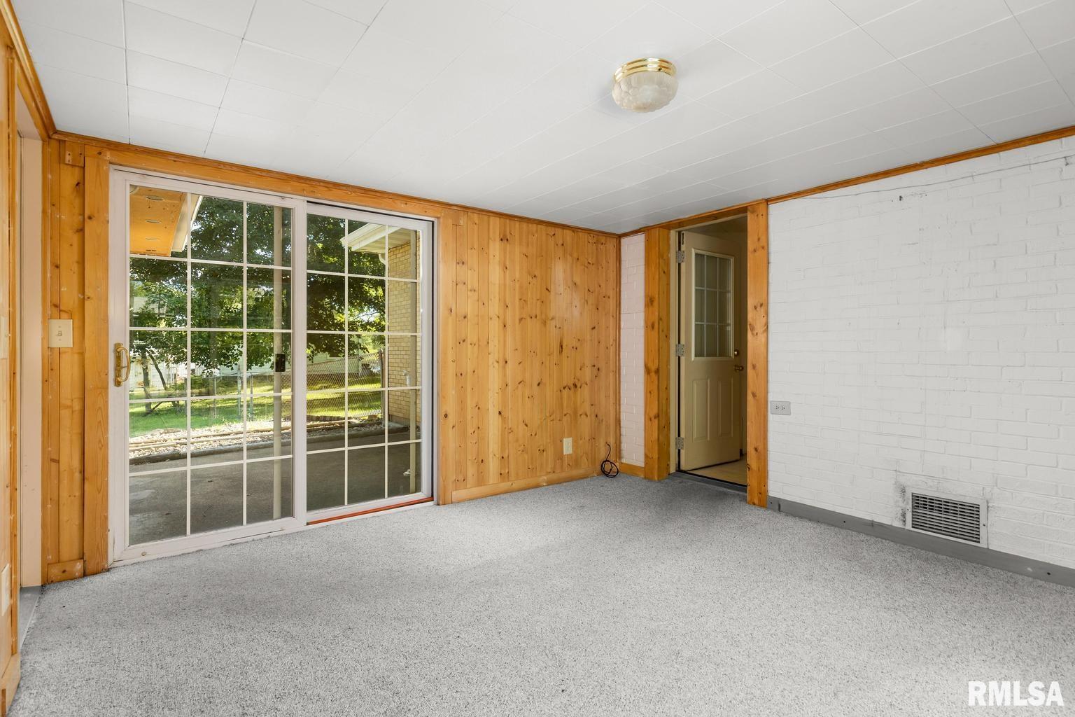 200 Mary Street Washington, IL 61571 - Photo 17 of 26 Gallery Image 17