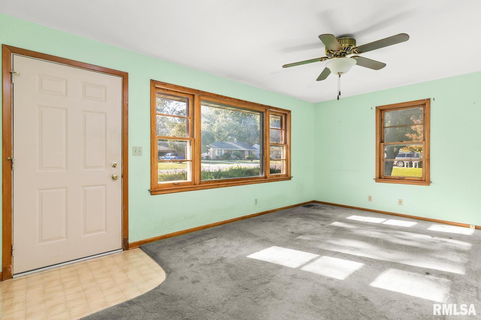 200 Mary Street Washington, IL 61571 - Photo 6 of 26 Gallery Image 6