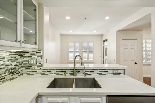 $3,200 | 78 Dovetail, Irvine, CA 92603