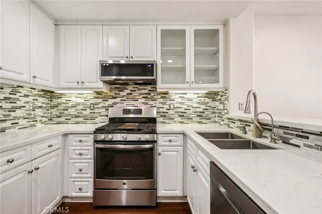 $3,200 | 78 Dovetail, Irvine, CA 92603