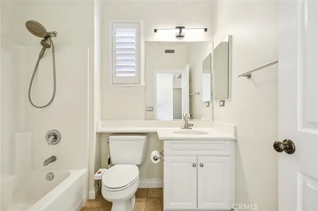 $3,200 | 78 Dovetail, Irvine, CA 92603