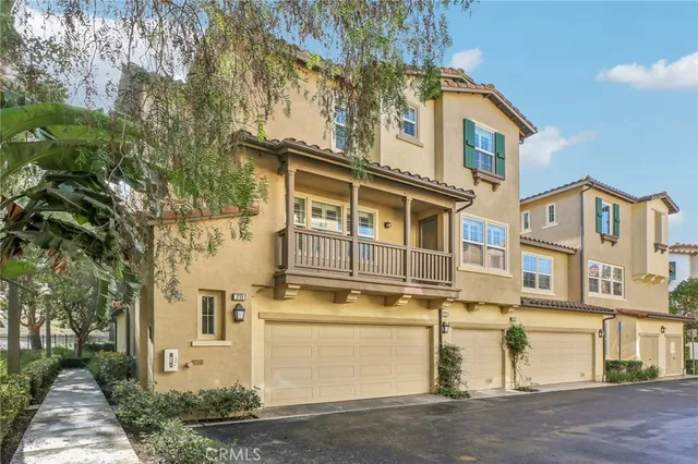 $3,200 | 78 Dovetail, Irvine, CA 92603