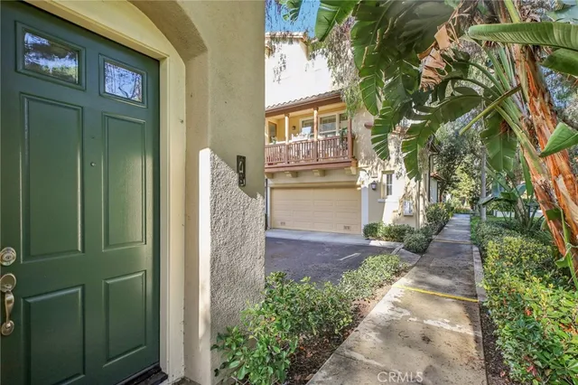 $3,200 | 78 Dovetail, Irvine, CA 92603