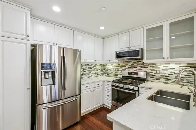 $3,200 | 78 Dovetail, Irvine, CA 92603