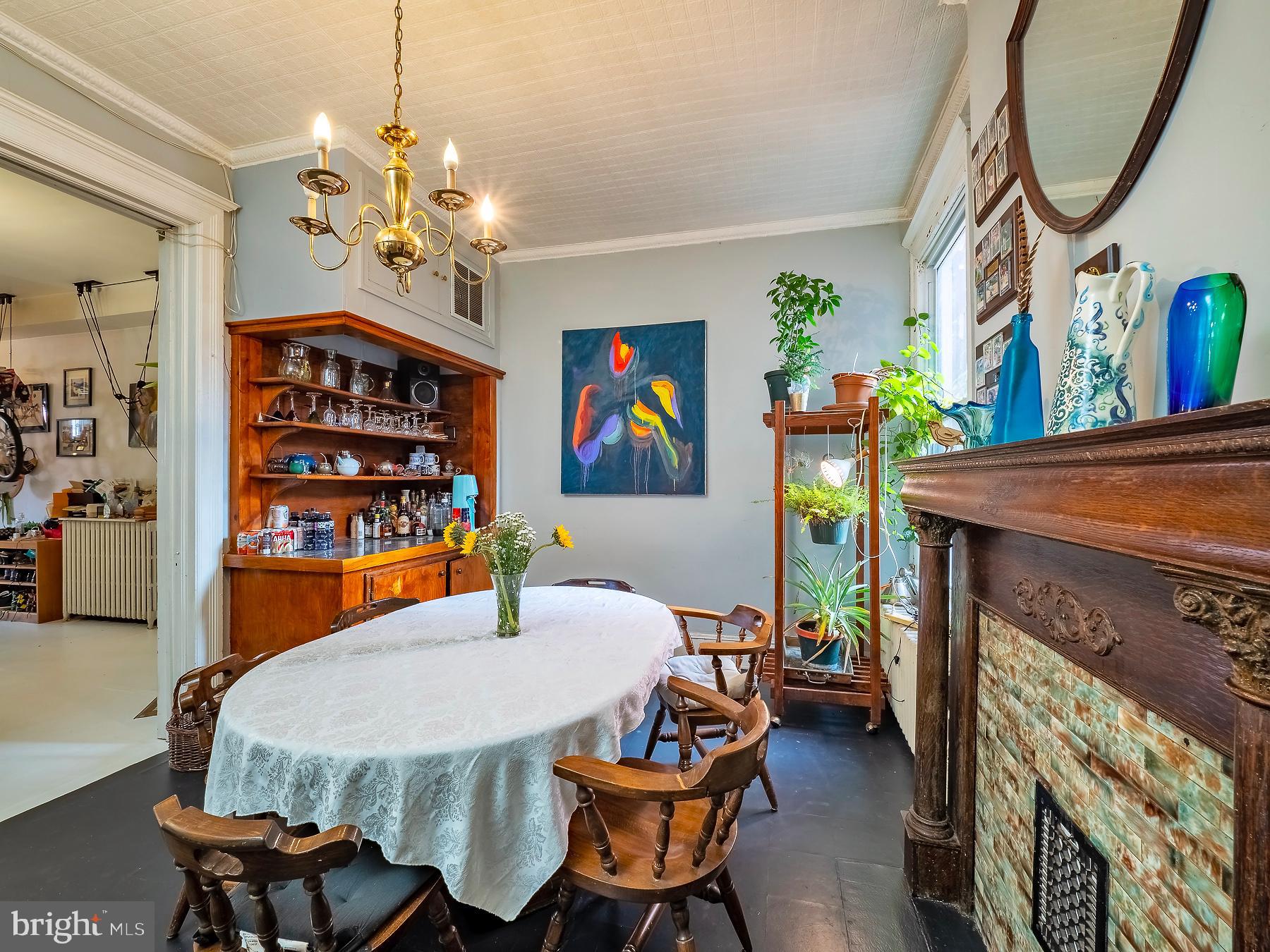 116 U Street Northwest Washington, DC 20001 - Photo 14 of 49 Large built-in corner cabinet