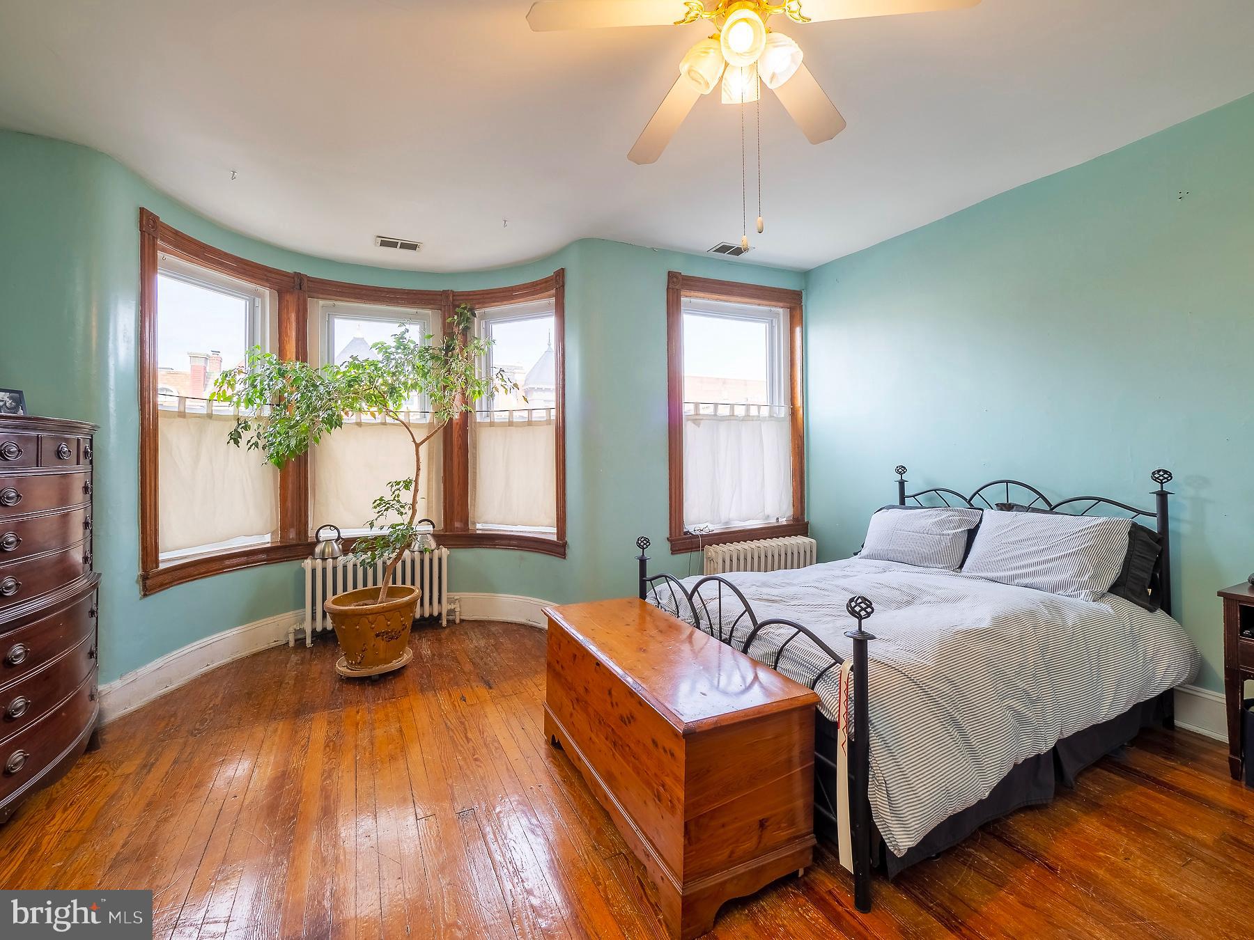 116 U Street Northwest Washington, DC 20001 - Photo 25 of 49 The turret's curve in the primary bedroom