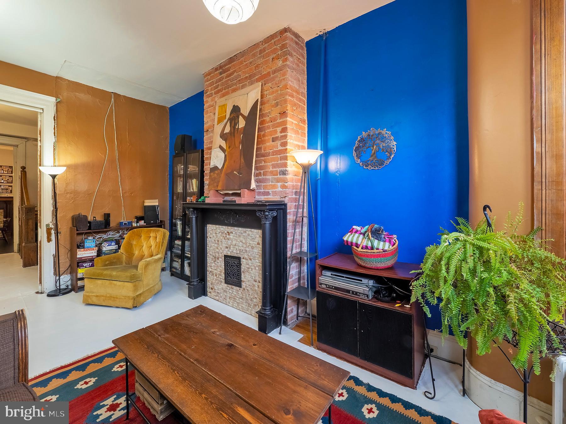 116 U Street Northwest Washington, DC 20001 - Photo 4 of 49 Living room