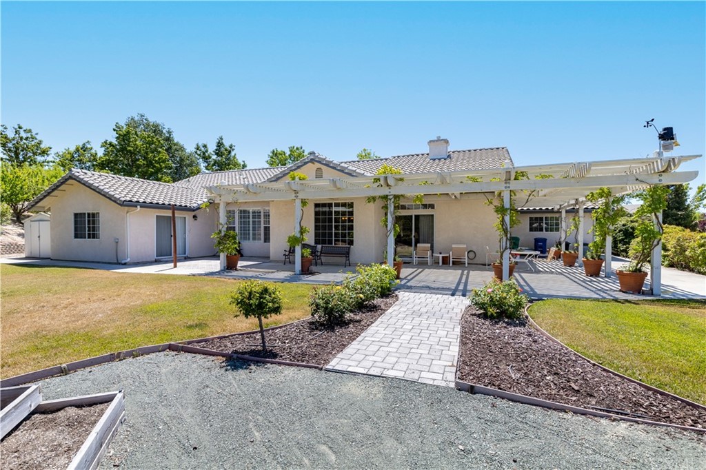 1613 Via Flora Paso Robles, CA 93446 - Photo 46 of 54