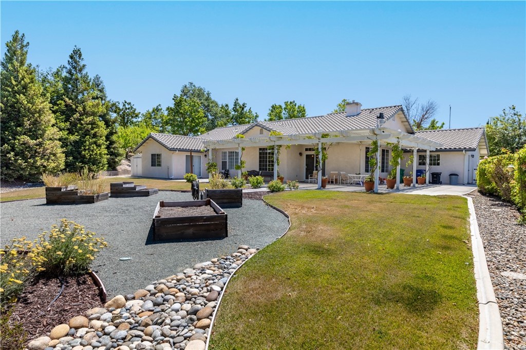 1613 Via Flora Paso Robles, CA 93446 - Photo 47 of 54