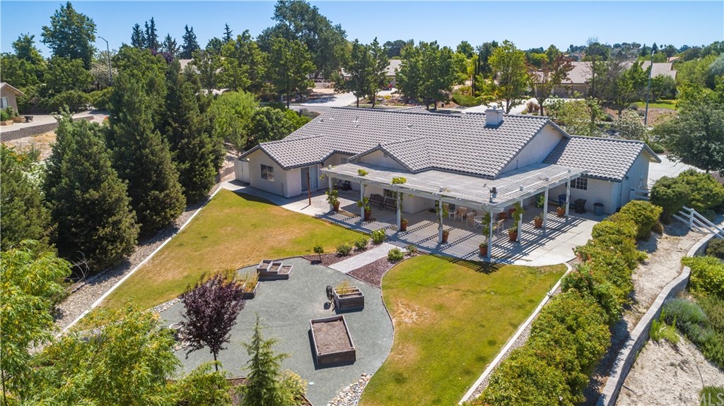 1613 Via Flora Paso Robles, CA 93446 - Photo 48 of 54