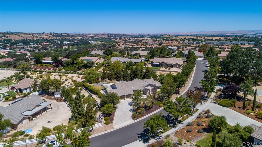 1613 Via Flora Paso Robles, CA 93446 - Photo 49 of 54