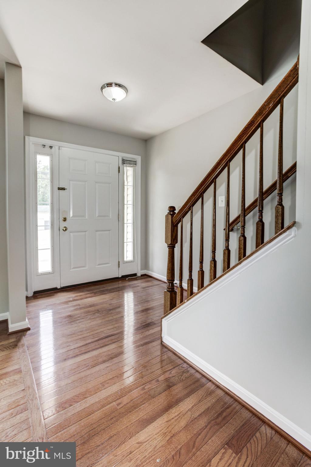9535 North Laurel Road Laurel, MD 20723 - Photo 3 of 49 Foyer | Hardwood Floors