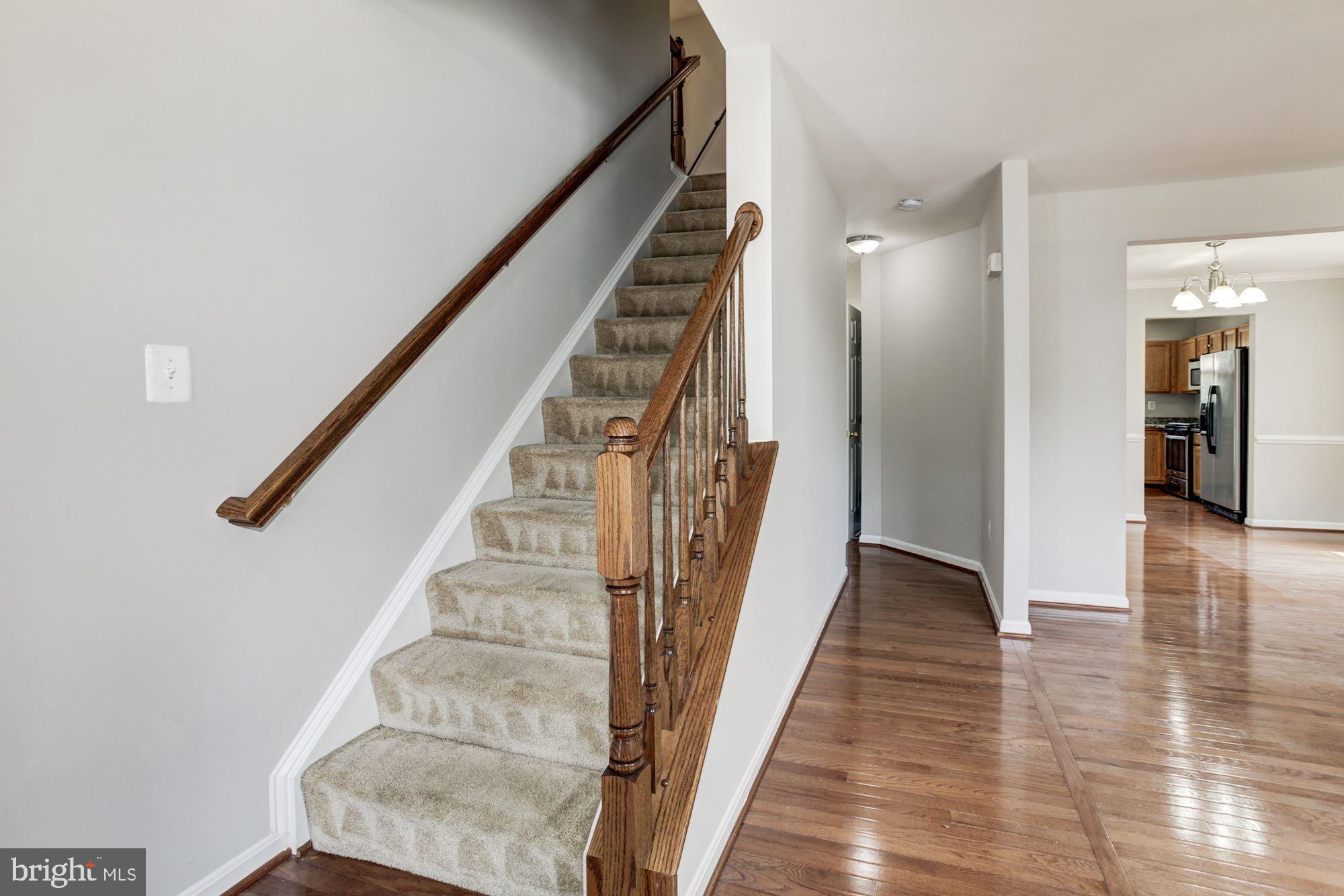 9535 North Laurel Road Laurel, MD 20723 - Photo 4 of 49 Foyer