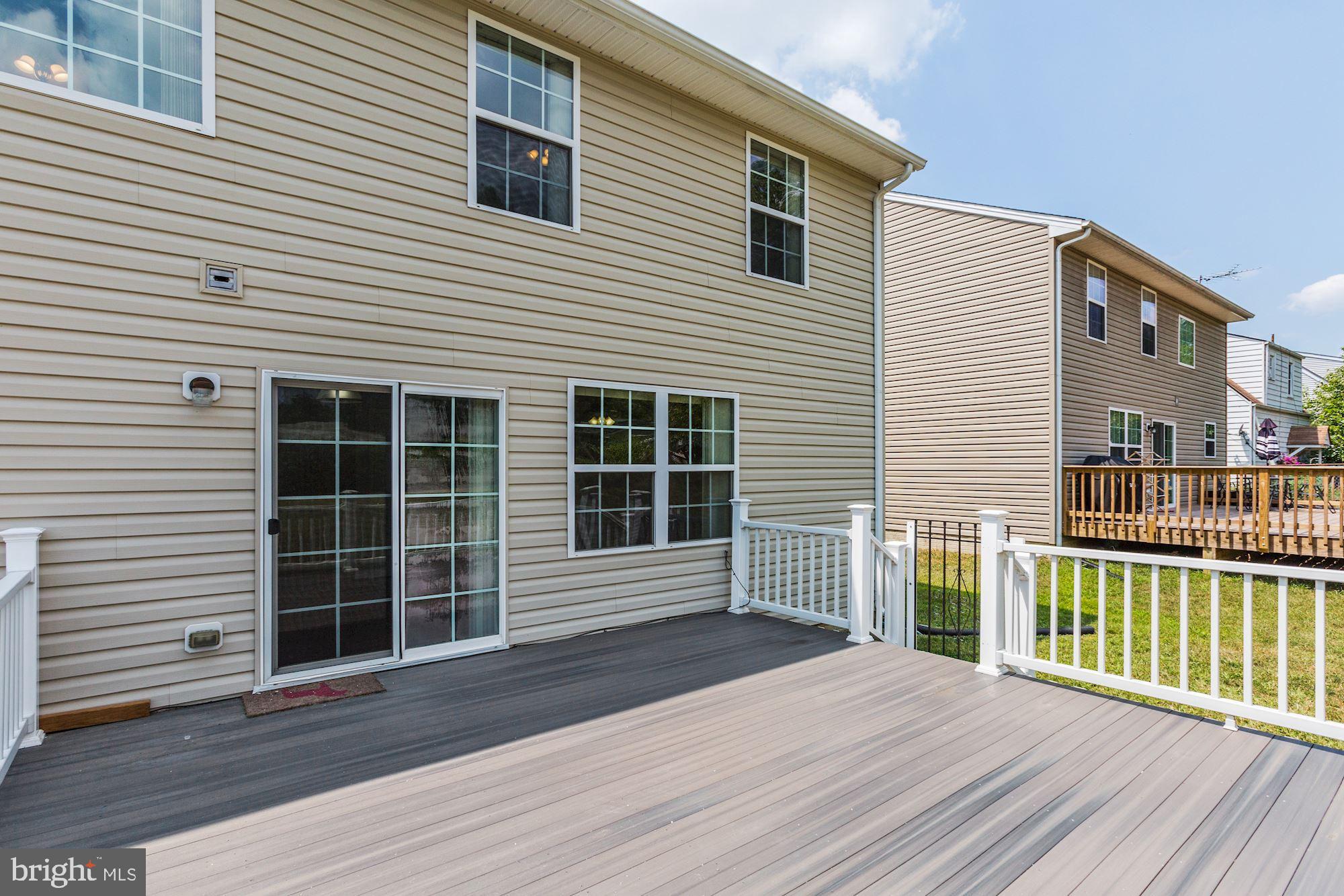 9535 North Laurel Road Laurel, MD 20723 - Photo 39 of 49 Expansive Deck