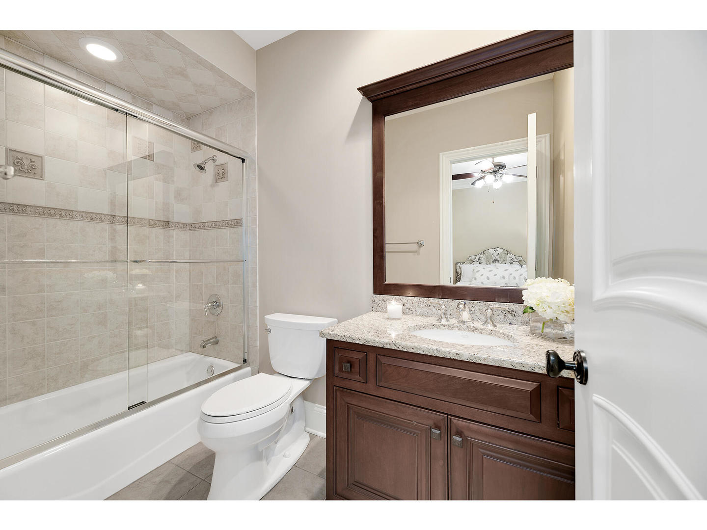 728 Cleveland Road Hinsdale, IL 60521 - Photo 25 of 35 a bathroom with a sink a toilet and shower