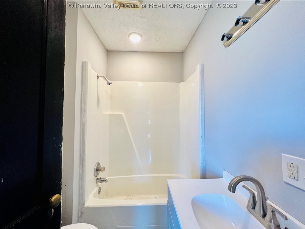923 Rugby Street Charleston, WV 25311 - Photo 6 of 11 Gallery Image 6