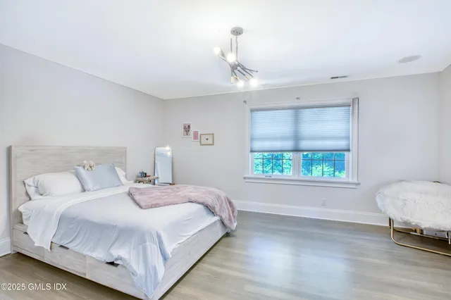 $2,995,000 | 7 Curt Terrace, Greenwich, CT 06831