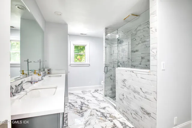 $2,995,000 | 7 Curt Terrace, Greenwich, CT 06831