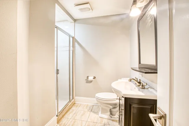 $2,995,000 | 7 Curt Terrace, Greenwich, CT 06831