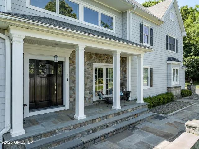 $2,995,000 | 7 Curt Terrace, Greenwich, CT 06831