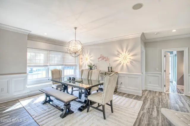 $2,995,000 | 7 Curt Terrace, Greenwich, CT 06831