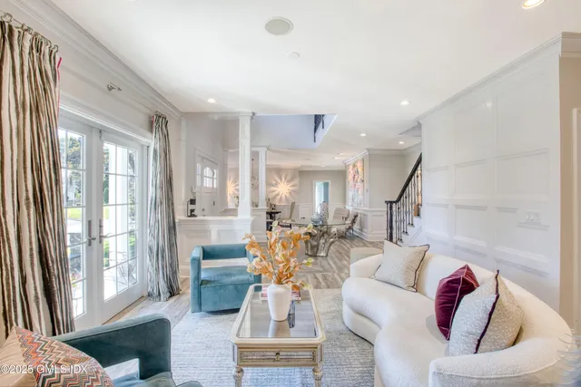 $2,995,000 | 7 Curt Terrace, Greenwich, CT 06831