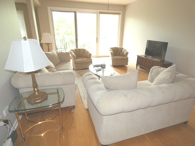 1761 Pavilion Way, Unit 301 Park Ridge, IL 60068 - Photo 7 of 36