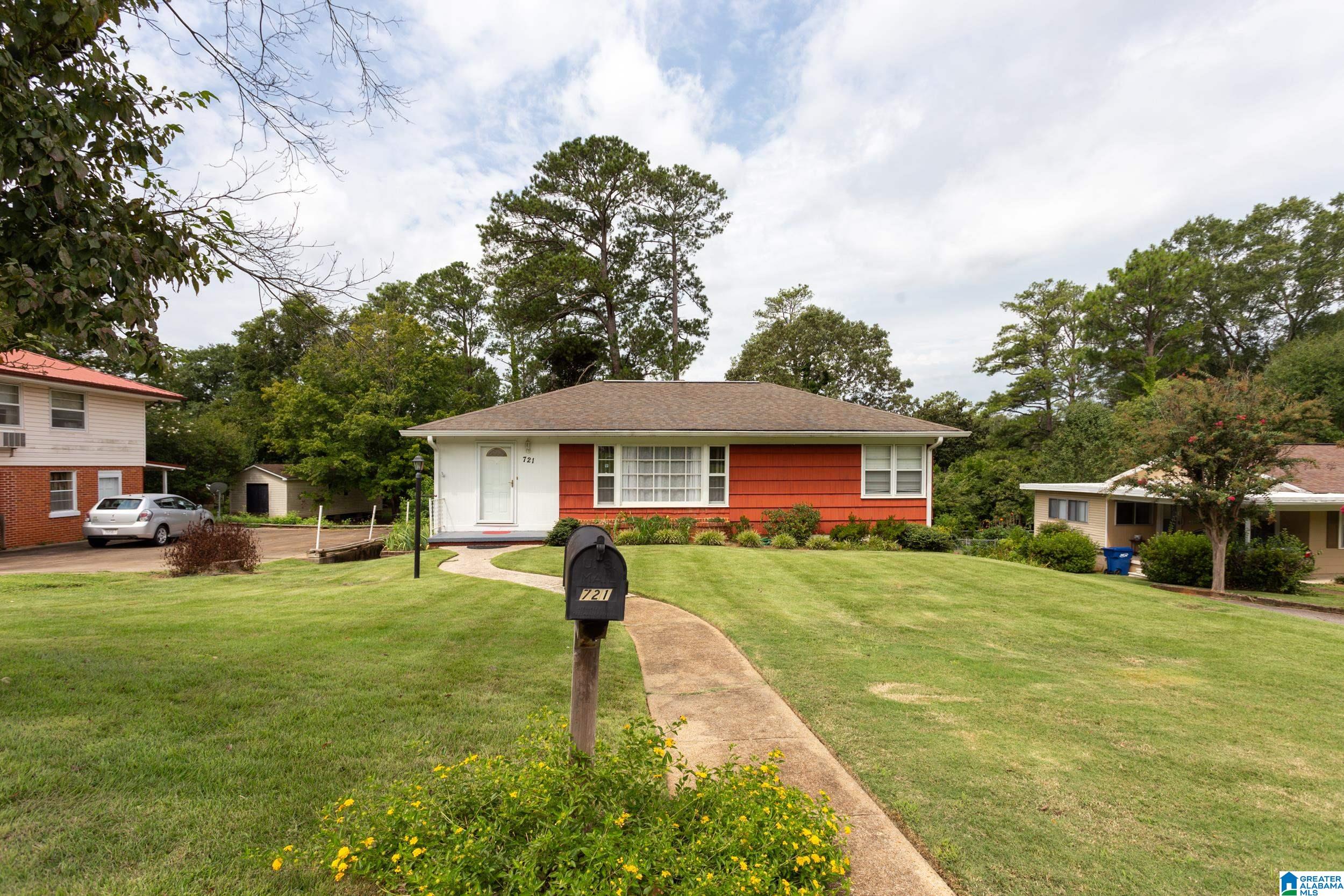 721 South Spring Street Talladega, AL 35160 - Photo 3 of 31