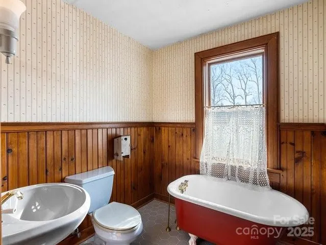 $659,000 | 44 Bickford Avenue, Tryon, NC 28782