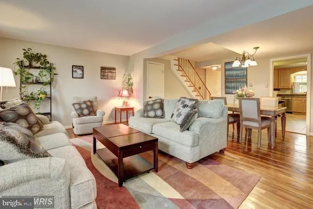 $3,200 | 3898 University Drive, Fairfax, VA 22030