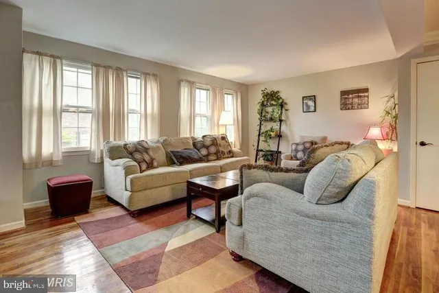 $3,200 | 3898 University Drive, Fairfax, VA 22030