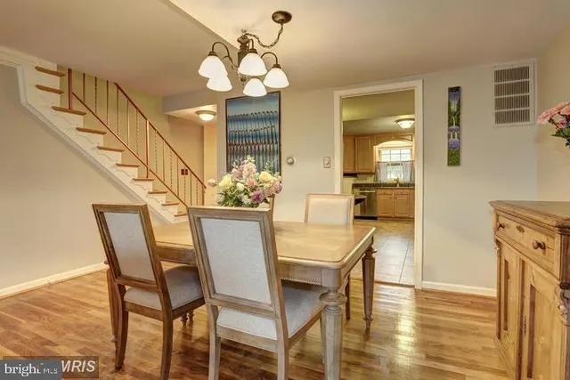 $3,200 | 3898 University Drive, Fairfax, VA 22030