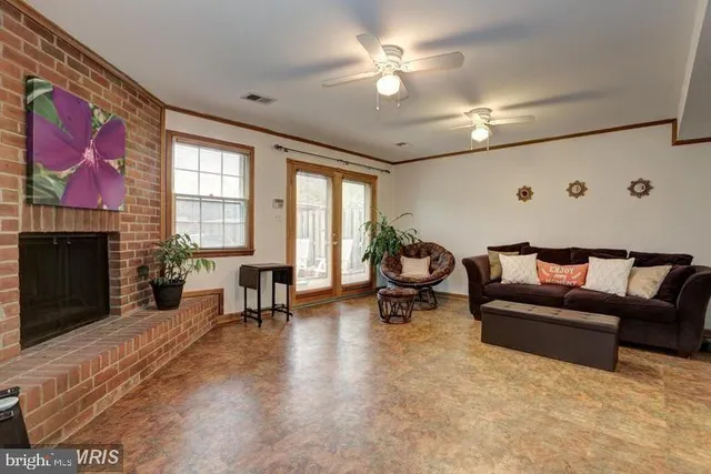 $3,200 | 3898 University Drive, Fairfax, VA 22030