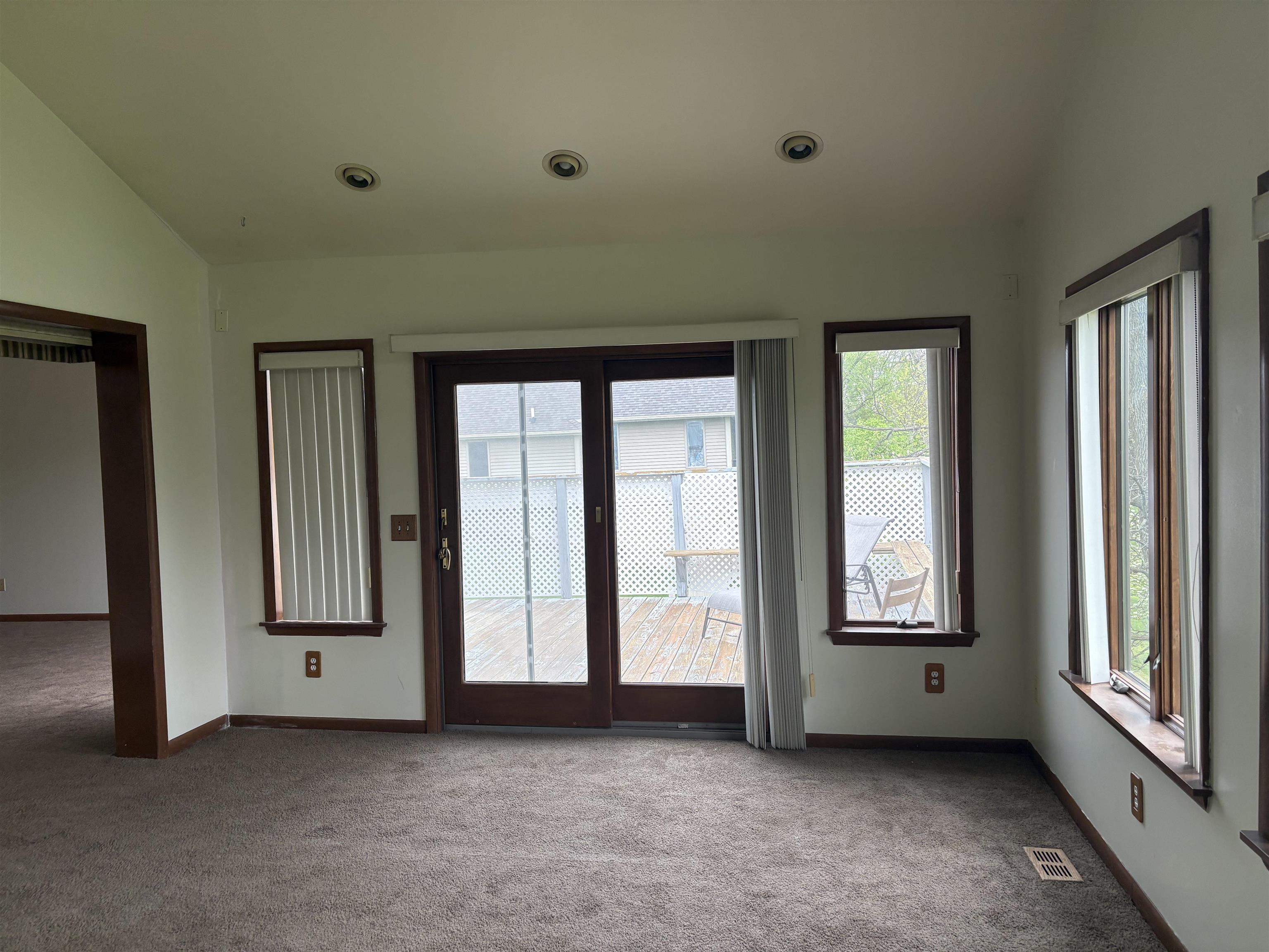 1390 Flushing Road Flushing, MI 48433 - Photo 12 of 33