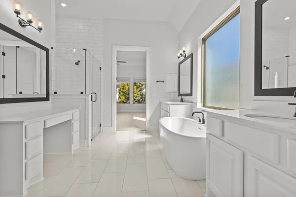 $3,200 | 19520 Diversion Circle, Lago Vista, TX 78645