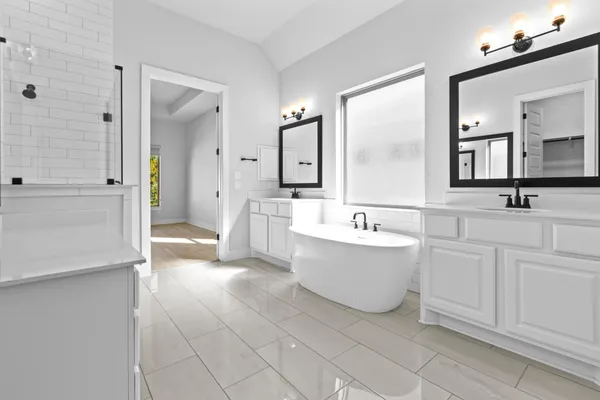 $3,200 | 19520 Diversion Circle, Lago Vista, TX 78645