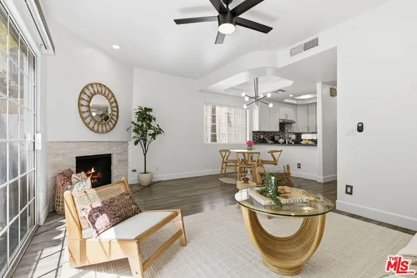 $599,998 | 11110 Camarillo Street, Unit 122, Toluca Lake, CA 91602