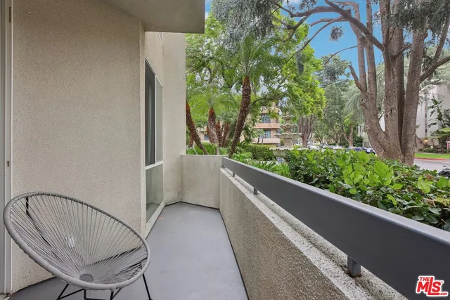 $689,000 | 4242 Stansbury Avenue, Unit 104, Sherman Oaks, CA 91423