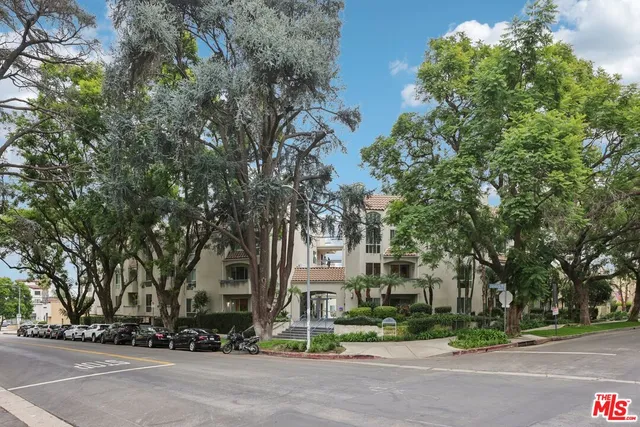 $689,000 | 4242 Stansbury Avenue, Unit 104, Sherman Oaks, CA 91423