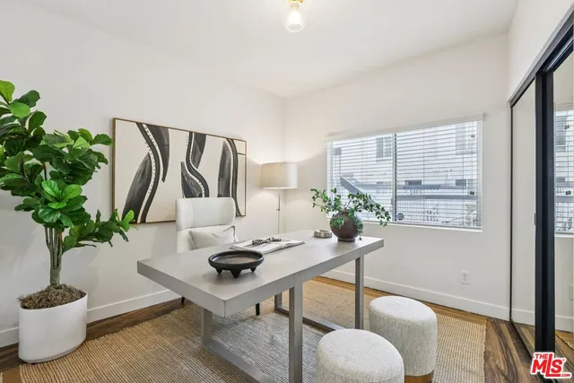 $689,000 | 4242 Stansbury Avenue, Unit 104, Sherman Oaks, CA 91423