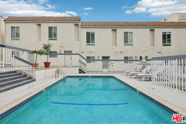 $689,000 | 4242 Stansbury Avenue, Unit 104, Sherman Oaks, CA 91423