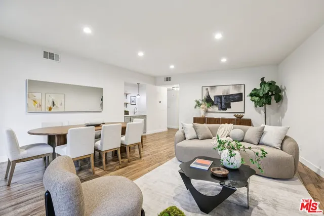 $689,000 | 4242 Stansbury Avenue, Unit 104, Sherman Oaks, CA 91423