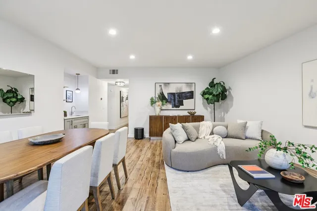 $689,000 | 4242 Stansbury Avenue, Unit 104, Sherman Oaks, CA 91423