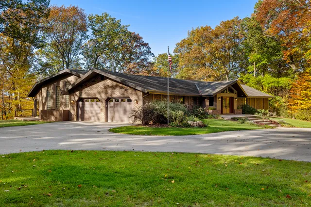 $1,172,000 | W5975 Pheasant Lane, Plymouth, WI 53073