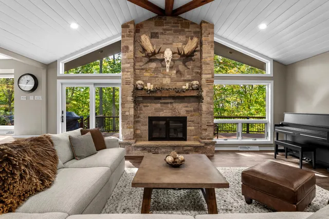 $1,172,000 | W5975 Pheasant Lane, Plymouth, WI 53073