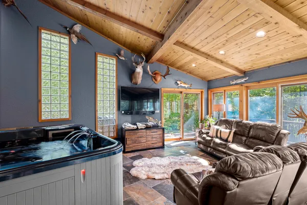 $1,150,000 | W5975 Pheasant Lane, Plymouth, WI 53073
