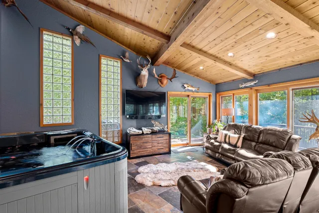 $1,172,000 | W5975 Pheasant Lane, Plymouth, WI 53073