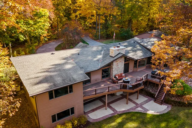 $1,172,000 | W5975 Pheasant Lane, Plymouth, WI 53073