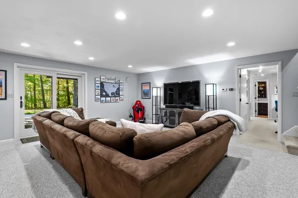 $1,150,000 | W5975 Pheasant Lane, Plymouth, WI 53073