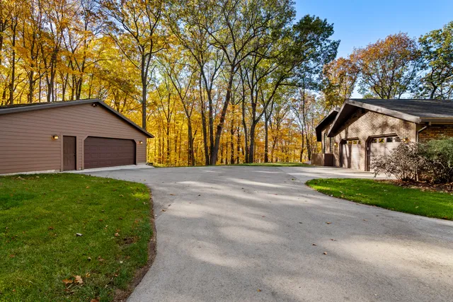 $1,172,000 | W5975 Pheasant Lane, Plymouth, WI 53073